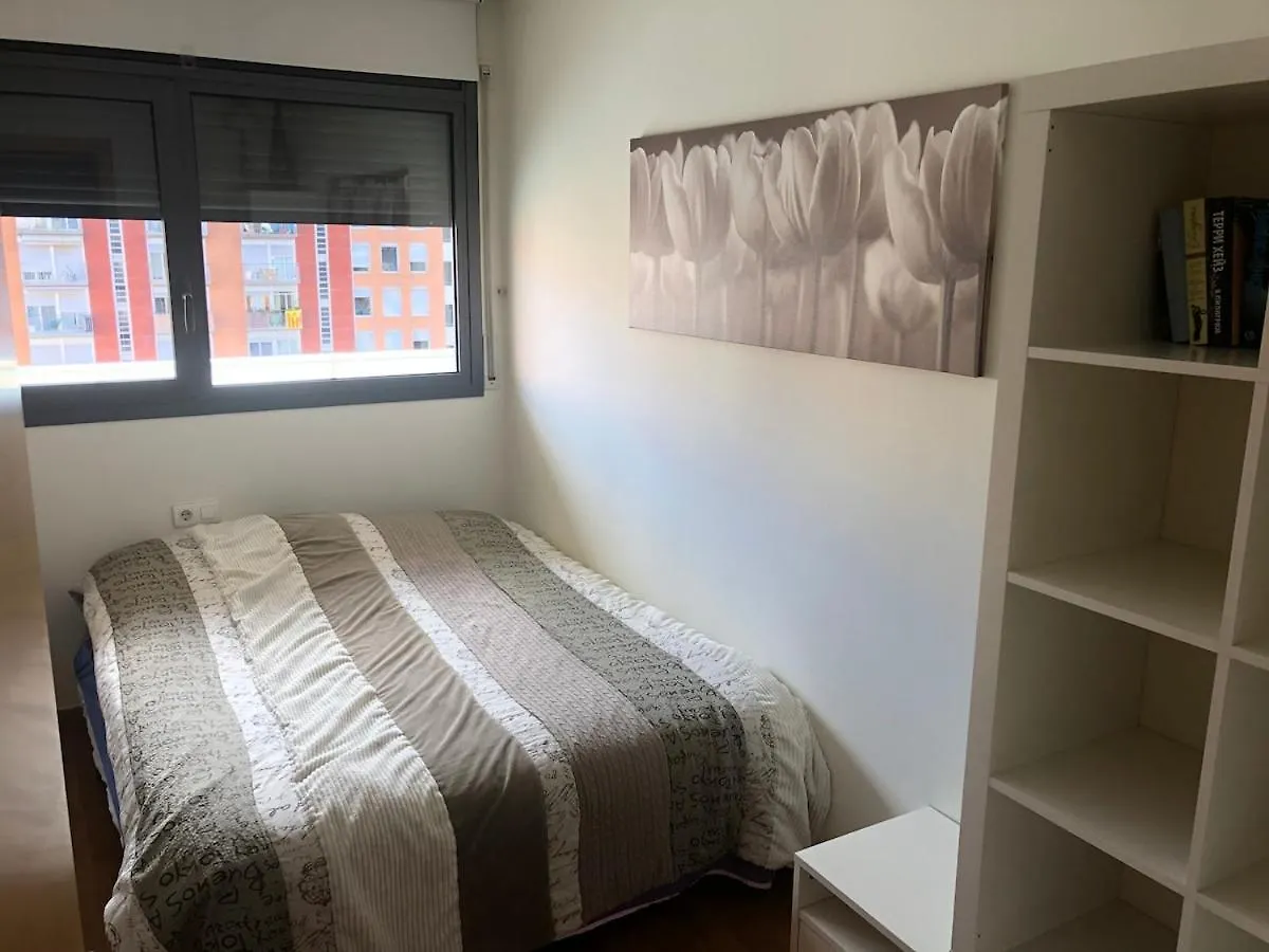 Quiet Modern 2 Bed Apartment With Balcony, Pool And Free Parking Βαρκελώνη
